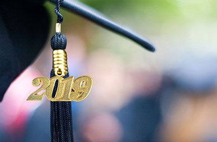 A 2019 tassle on a graduation cap