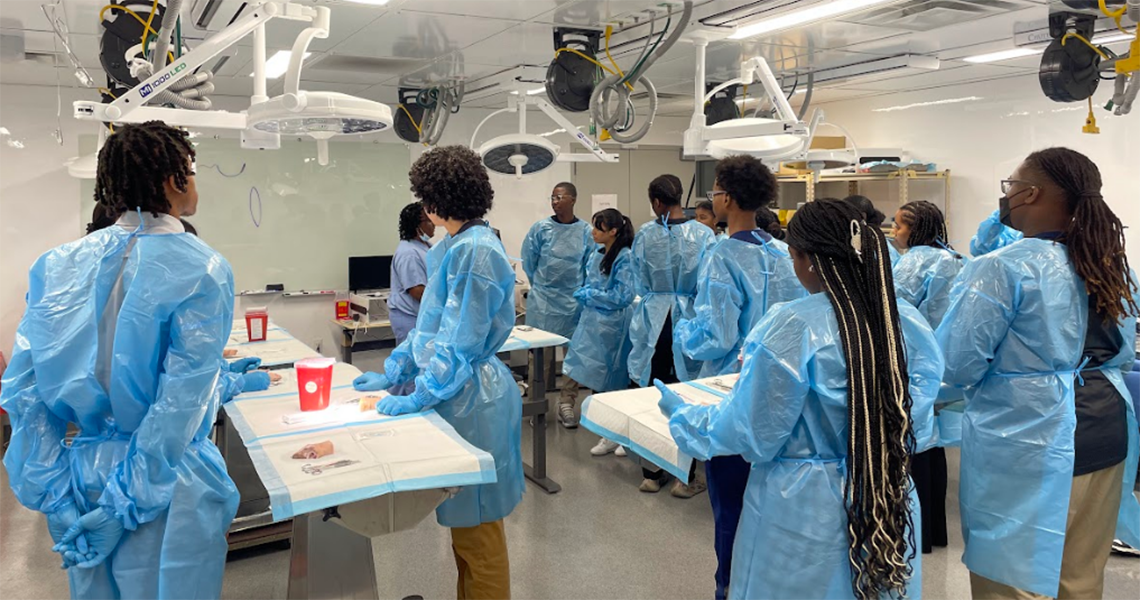 DC HAPP students in CLASS Center surgery space