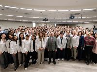 Anthony Fauci, Dean Bass, and the GW SMHS MD Class of 2029