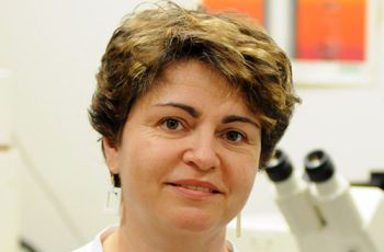 Dr. Narine Sarvazyan posing for a portrait in a laboratory